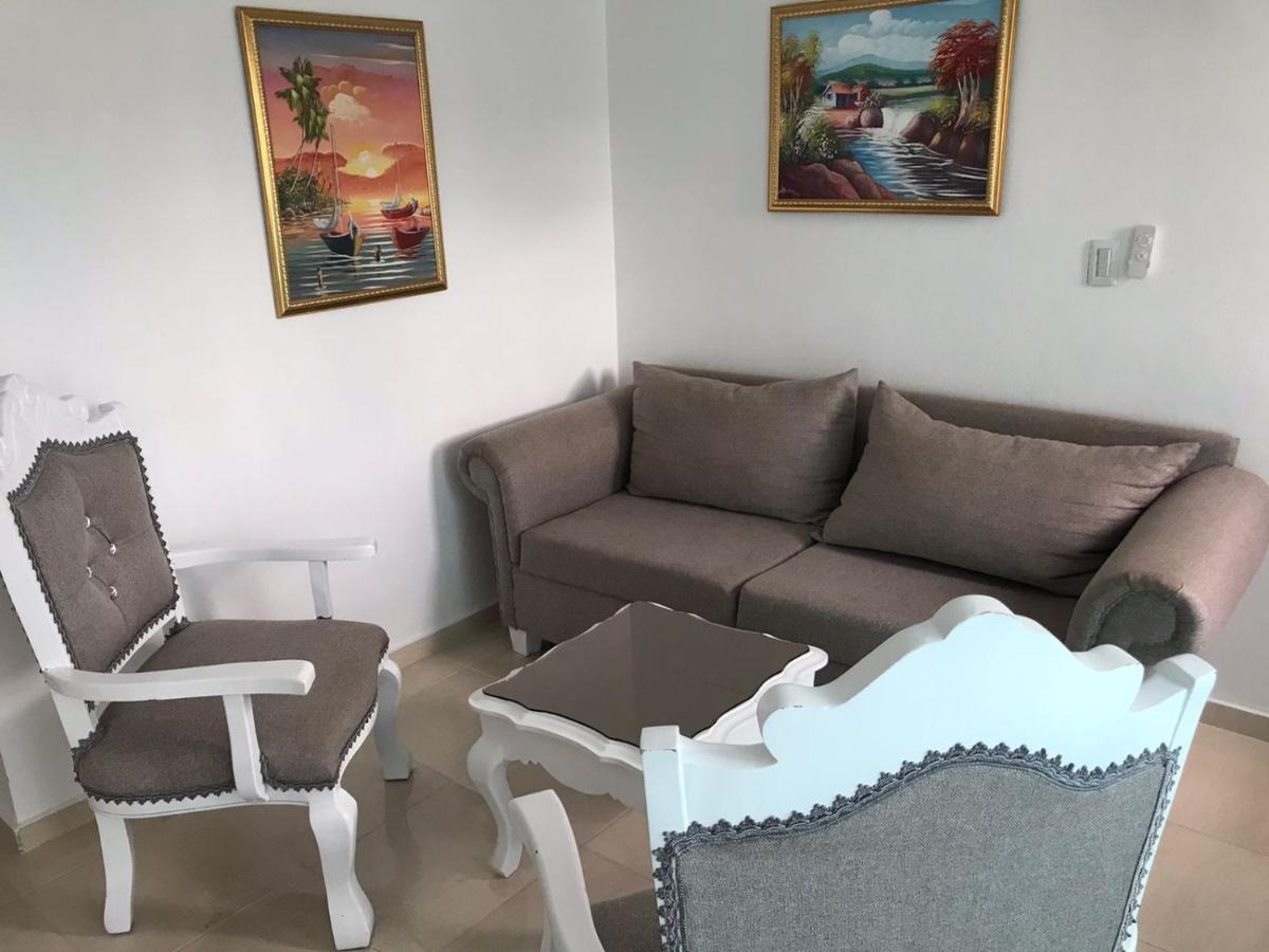 Apartamento Los Rieles Сантьяго-де-лос-Трейнта-Кабальєрос Екстер'єр фото